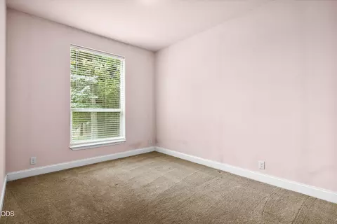 Bedroom - 20007 Beaver Ln, Bend, OR 97703 photo 1 of 5