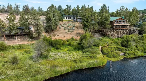 View/Area - 20007 Beaver Ln, Bend, OR 97703 photo 3 of 9