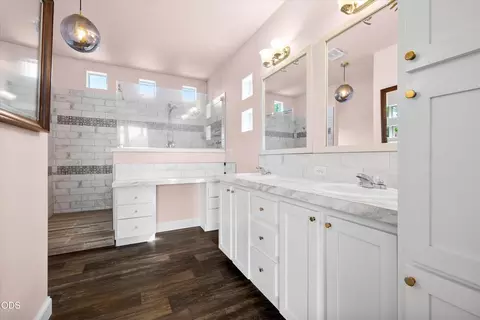 Bath - 20007 Beaver Ln, Bend, OR 97703 photo 1 of 3