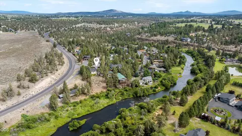 View/Area - 20007 Beaver Ln, Bend, OR 97703 photo 4 of 9