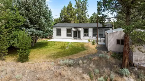 Exterior - 20007 Beaver Ln, Bend, OR 97703 photo 5 of 5