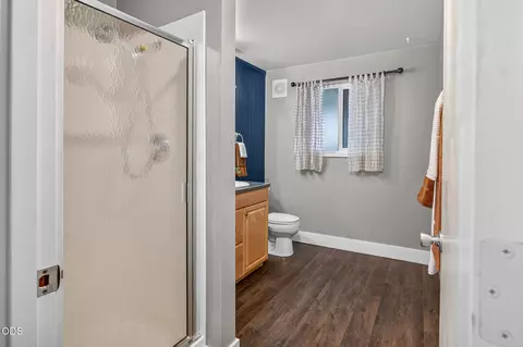 Bath - 63928 Sunset Dr, Bend, OR 97703 photo 2 of 3