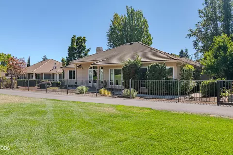 401 Golf View Dr, Medford, OR 97504