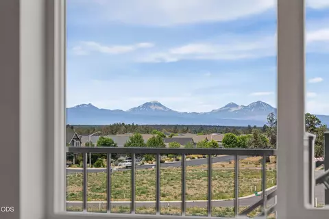 3932 SW 39th St #LOT 39, Redmond, OR 97756