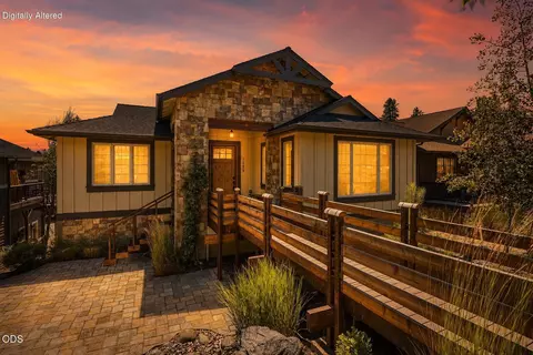 1299 NW Ogden Ave, Bend, OR 97703