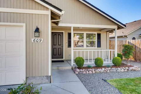 609 Allison Way, Medford, OR 97501
