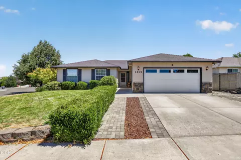 1401 Andrew Dr, Medford, OR 97501