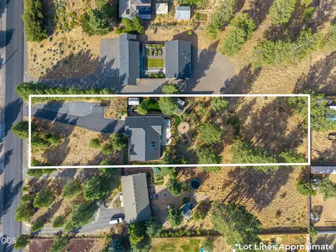 View/Area - 19563 Apache Rd, Bend, OR 97702 photo 3 of 3