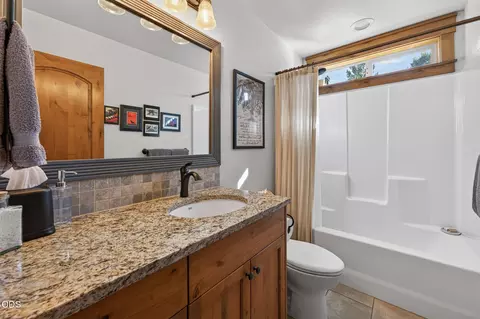 Bath - 19563 Apache Rd, Bend, OR 97702 photo 3 of 3