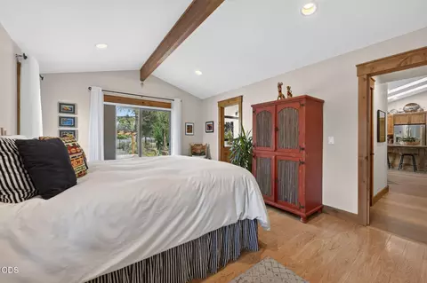 Bedroom - 19563 Apache Rd, Bend, OR 97702 photo 2 of 4