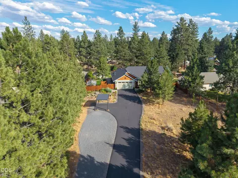 View/Area - 19563 Apache Rd, Bend, OR 97702 photo 1 of 3