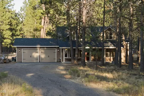 Exterior - 14907 Snafflebit, Sisters, OR 97759 photo 2 of 18