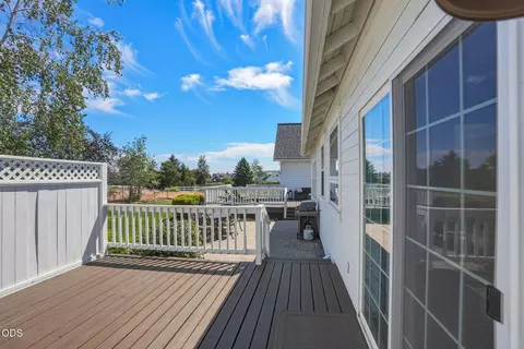 Exterior - 21493 Bradetich Loop, Bend, OR 97701 photo 13 of 15