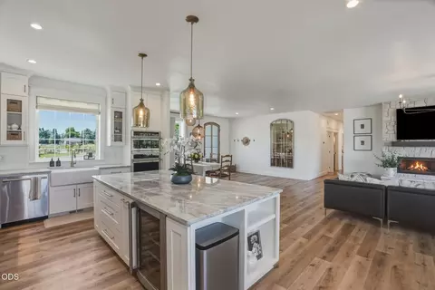 Kitchen - 21493 Bradetich Loop, Bend, OR 97701 photo 5 of 5