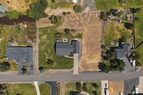 View/Area - 21493 Bradetich Loop, Bend, OR 97701 photo 1 of 7