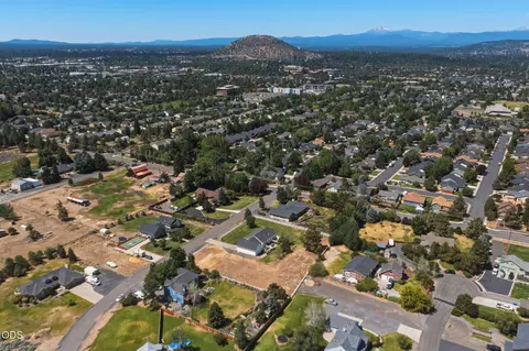 View/Area - 21493 Bradetich Loop, Bend, OR 97701 photo 7 of 7
