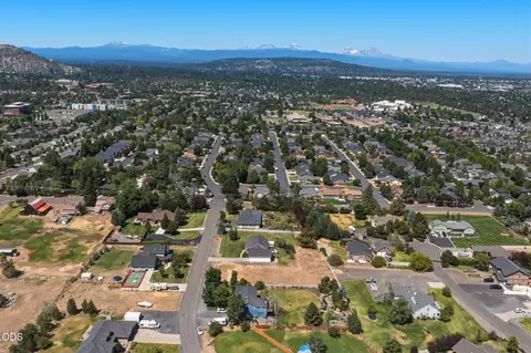 View/Area - 21493 Bradetich Loop, Bend, OR 97701 photo 6 of 7