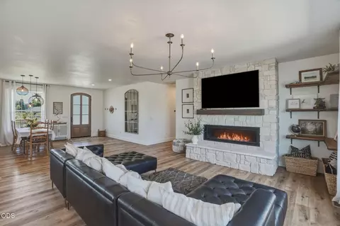 Living - 21493 Bradetich Loop, Bend, OR 97701 photo 2 of 3