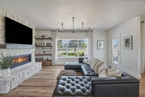 Living - 21493 Bradetich Loop, Bend, OR 97701 photo 1 of 3