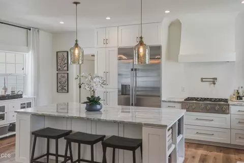 Kitchen - 21493 Bradetich Loop, Bend, OR 97701 photo 2 of 5