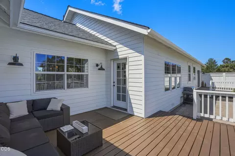 Exterior - 21493 Bradetich Loop, Bend, OR 97701 photo 10 of 15