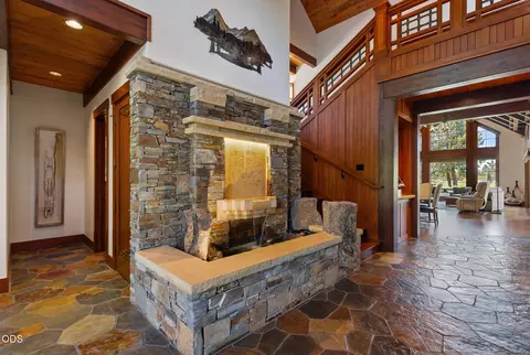 Entry Way - 65862 Bearing Dr, Bend, OR 97701 photo 3 of 7