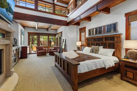 Bedroom - 65862 Bearing Dr, Bend, OR 97701 photo 1 of 4
