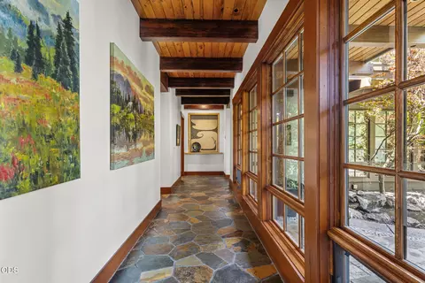 Entry Way - 65862 Bearing Dr, Bend, OR 97701 photo 4 of 7