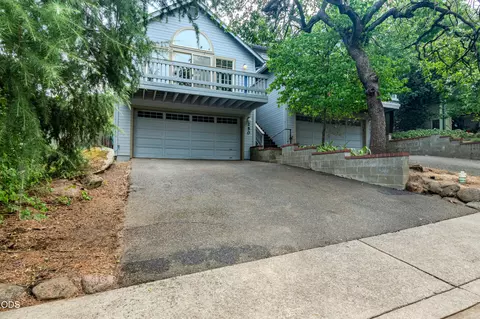 250 Sheridan St, Ashland, OR 97520