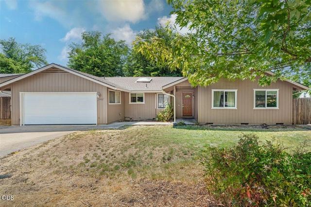 2991 Barclay Rd, Medford, OR 97504
