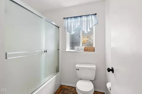 Bath - 472 Phyllis Dr, Eagle Point, OR 97524 photo 5 of 5