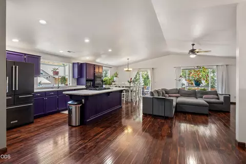 Kitchen - 472 Phyllis Dr, Eagle Point, OR 97524 photo 1 of 4