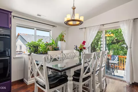 Dining - 472 Phyllis Dr, Eagle Point, OR 97524 photo 1 of 1