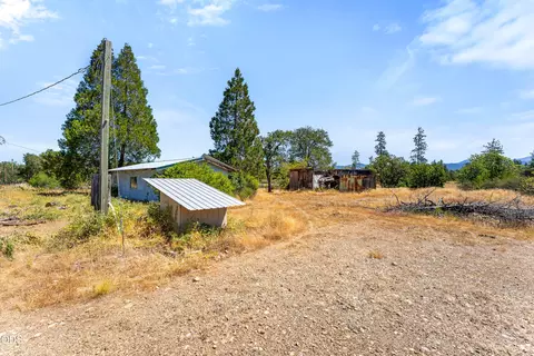 Exterior - 699 Pine Cone Dr, Cave Junction, OR 97523 photo 5 of 5