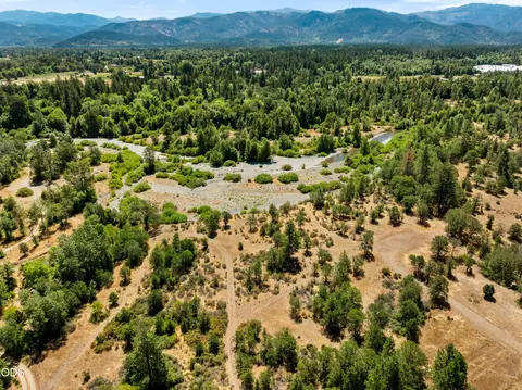 View/Area - 699 Pine Cone Dr, Cave Junction, OR 97523 photo 3 of 9