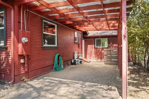 Exterior - 105 Maple St, Phoenix, OR 97535 photo 9 of 11