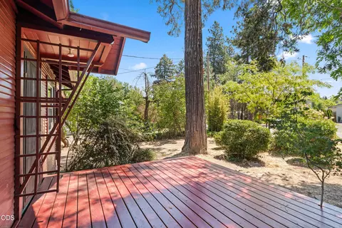 Exterior - 105 Maple St, Phoenix, OR 97535 photo 2 of 11