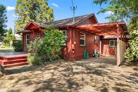 Exterior - 105 Maple St, Phoenix, OR 97535 photo 8 of 11