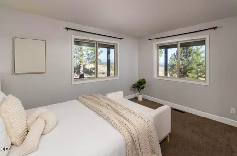 Bedroom - 59639 Saskatoon Ln, Bend, OR 97702 photo 2 of 2