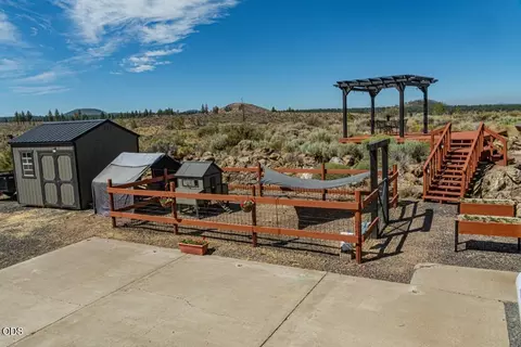 Exterior - 59639 Saskatoon Ln, Bend, OR 97702 photo 7 of 11