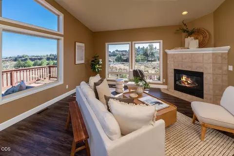 Living - 59639 Saskatoon Ln, Bend, OR 97702 photo 1 of 2