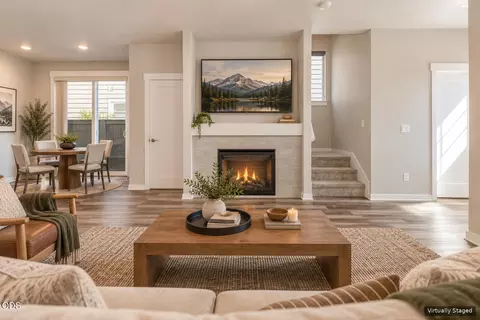 Living - 61618 SE Depot Loop, Bend, OR 97702 photo 4 of 5