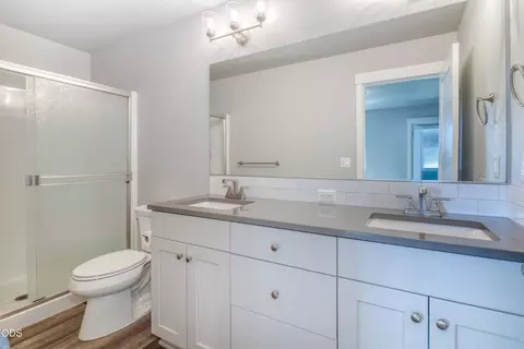 Bath - 61618 SE Depot Loop, Bend, OR 97702 photo 3 of 3