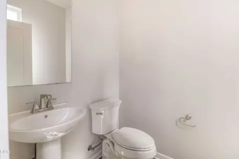 Bath - 61618 SE Depot Loop, Bend, OR 97702 photo 1 of 3