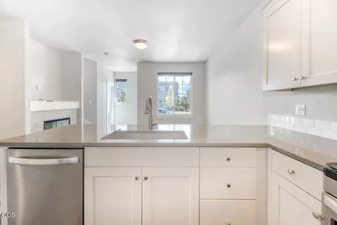 Kitchen - 61618 SE Depot Loop, Bend, OR 97702 photo 3 of 3