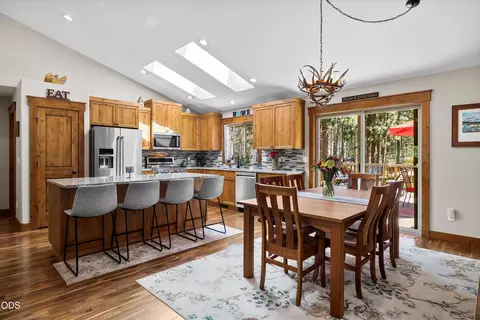 Kitchen - 60134 Turquoise Rd, Bend, OR 97702 photo 1 of 4