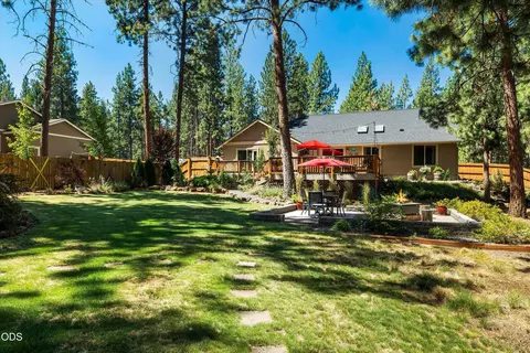 Exterior - 60134 Turquoise Rd, Bend, OR 97702 photo 17 of 22
