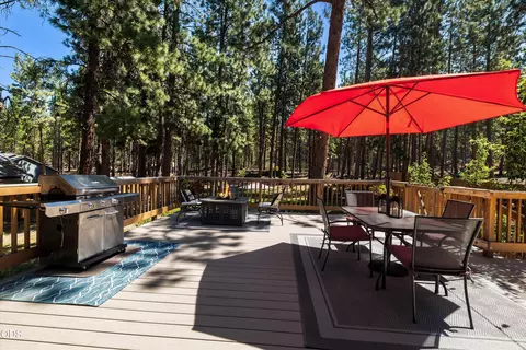 Exterior - 60134 Turquoise Rd, Bend, OR 97702 photo 5 of 22