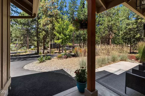 Exterior - 60134 Turquoise Rd, Bend, OR 97702 photo 4 of 22