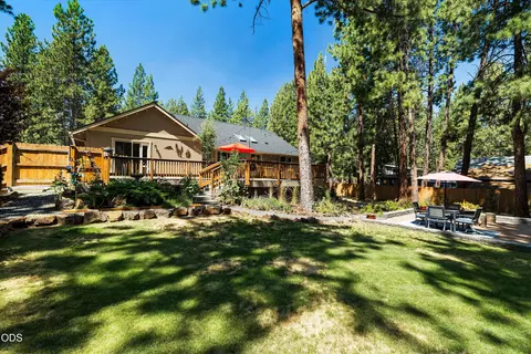 Exterior - 60134 Turquoise Rd, Bend, OR 97702 photo 18 of 22